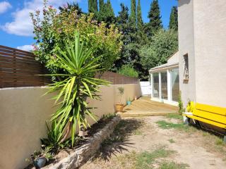 Chambre agréable dans une maison avec un grand lit - Nimes - 8
