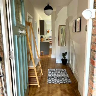 Flat1Hove- renovated, 2BR, patio, beach, free onsite parking - Hove - 8