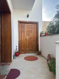 Guesthouse with City View and Terrace - 9