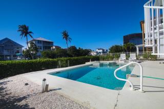Great Beach Getaway, Beach & Pool, Sleeps 4 - Bonita Springs - 8