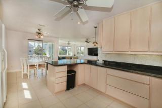 Great Beach Getaway, Beach & Pool, Sleeps 4 - Bonita Springs - 7