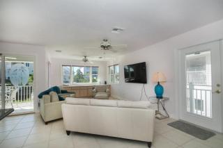 Great Beach Getaway, Beach & Pool, Sleeps 4 - Bonita Springs - 4