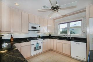Great Beach Getaway, Beach & Pool, Sleeps 4 - 3