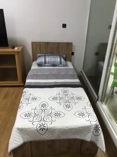 SWEET BASEMENT SUTEREN APARTMENTS parking 5 euro - Skopje - 4