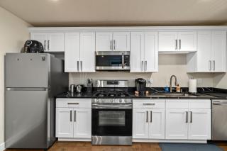 Serene 1 Bdrm, 1 Bath Apartment - Seattle - 3