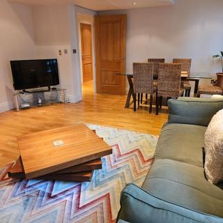 Charming Two Bedroom apartment with Balcony - 9