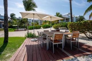 2BR Beachfront Exclusive Condo w/ Top Features - Cancún - 1