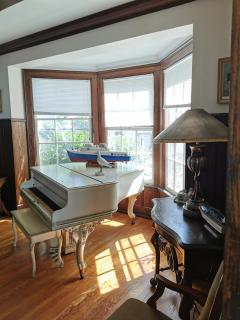 Alma Villa - On Rocky Shoreline - Port Stanley - 4