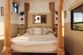 The Horse Hut & Lotus Spa - 7