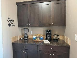 Spacious Family Retreat with Hot Tub & Home Theater - Meridian - 4