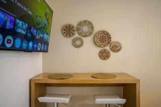 Modern Apartment with Home Office in Prime Location - 1