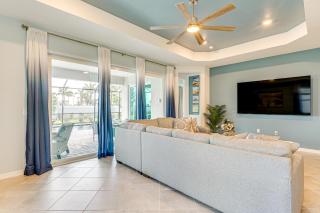 Luxe Venice Gem w/ Outdoor Pool & Hot Tub - 5