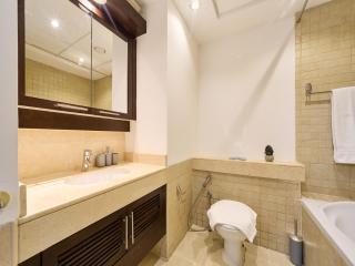Golden homes burj Residences Tower 05 1BR CITY VIEW Near Dubai mall & burj khalifa - Dubai - 2