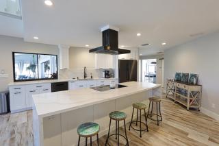 Boat Dock, Luxurious Pool, Gorgeous Home - Escape To The Cape - Cape Coral - 2