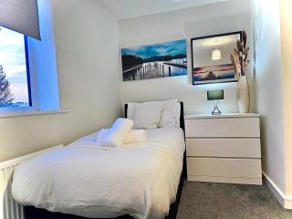 Luxury Family Retreat Near Alton Towers - Free Parking & Garden - 5