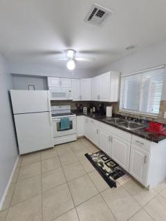 3 bdr, 5 min walk to Warm Mineral Springs - North Port - 8
