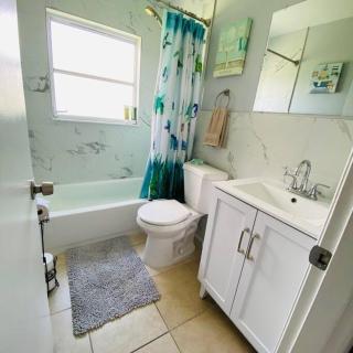 3 bdr, 5 min walk to Warm Mineral Springs - North Port - 7