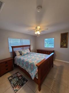 3 bdr, 5 min walk to Warm Mineral Springs - North Port - 1