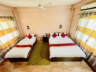 Tree Tops Retreat B&B - Sauraha - 8