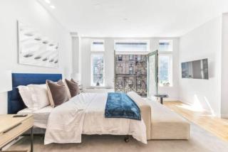 Studio w Charming Juliet Balcony in Upper East - 5