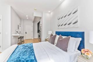 Studio w Charming Juliet Balcony in Upper East - 3