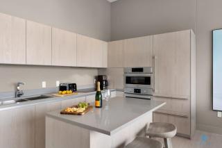 1 BR Apartment with Bay View and Parking Included - 9