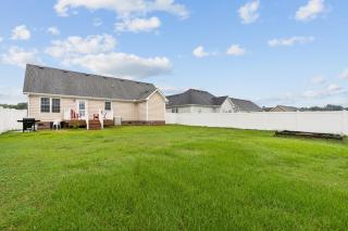 Charming Family Retreat with Spacious Yard home - Elizabeth City - 4