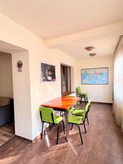 Vernisaj apt at Republic Square & Ruben tours - Erevan - 7