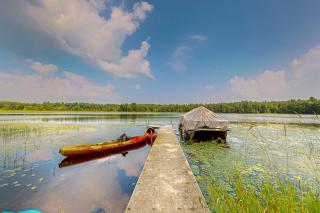 2BR Cabin w/ Shared Lake Access! - 9