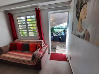 Jolie maisonnette, piscine, jacuzzi - Sainte-Suzanne - 5