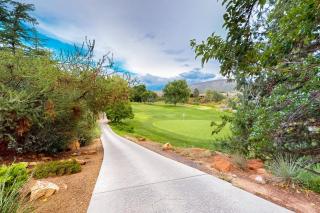 2BR TownHome with On-Site Golf, Pool and Hot Tub - 7