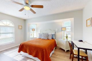 Charlotte’s Banbury Hideaway - Cape Haze - 1