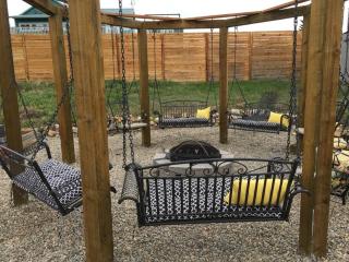 The Mountain House - An Oasis in Town! Summer Sleeps 10! - 4