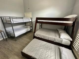New Spacious 5-bedroom Home for Large Family - Garland - 5