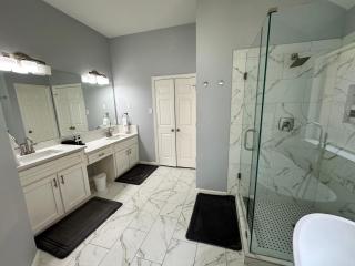 New Spacious 5-bedroom Home for Large Family - Garland - 2