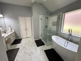New Spacious 5-bedroom Home for Large Family - Garland - 1
