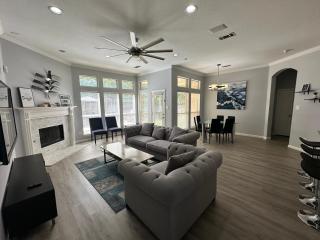 New Spacious 5-bedroom Home for Large Family - Garland - 0