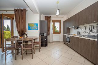 Holiday home with panoramic view of the forest - Polykhrono - 4