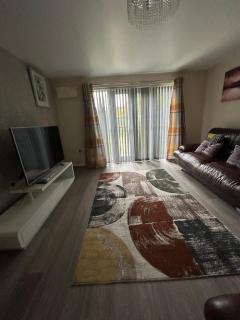 Comfy 3 bed house North Swindon - 9