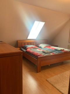 Sonniges Dachzimmer - Feucht - 4