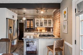 Ivy Cottage W Hot Tub By Hvnlyhomes - Tulsa - 0