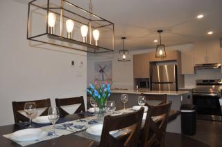 City Oasis with Free Parking and Stylish Urban Gem - Longueuil - 7