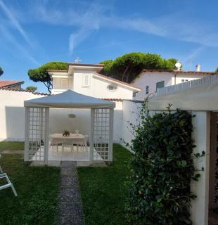 MINZONI94 - TwoBedroom+Garden - Lido di Camaiore - 0