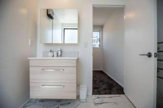Brand New Opposite Hagley Park Close CBD Hospital - Fendalton - 4