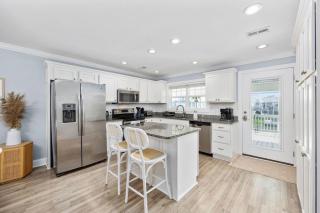 The Dock House-Private Dock-Two Blocks to Beach - Myrtle Beach - 3