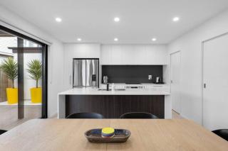 Peterborough Hideaway - 1