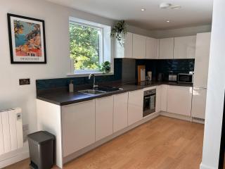 Cloud Serviced Properties - Lovely One Bed with Sofa bed - Bracknell - 2