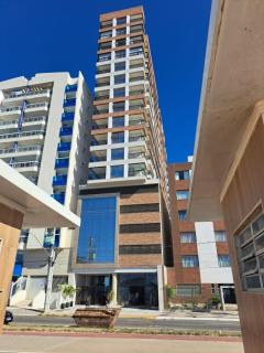 Aconchegante APARTAMENTO - Praia do Morro- Beira Mar com vista para o mar - 2 quartos , 2 banheiros, 2 vagas garagem, 1 varandas, 2 elevadores, Wi-Fi - bem localizado - 0