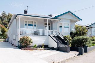 Short walk to Launceston CBD & Cataract Gorge - 0