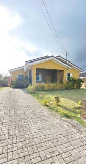 Cozy Island Getaway in Saint Ann's - 9